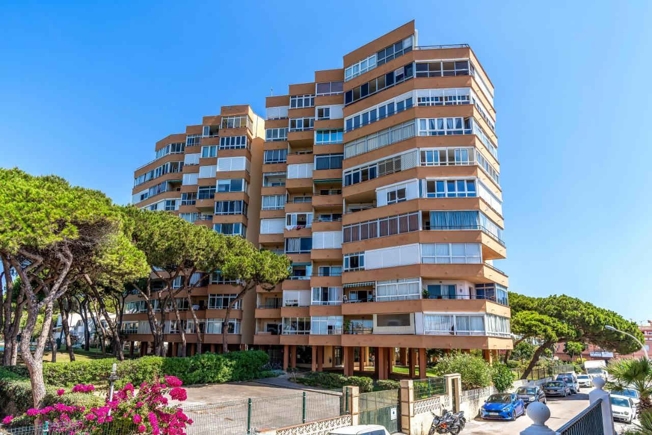Modern Studio Apartment With Sea Views 5 Min From The Beach Sitio de Calahonda Kültér fotó