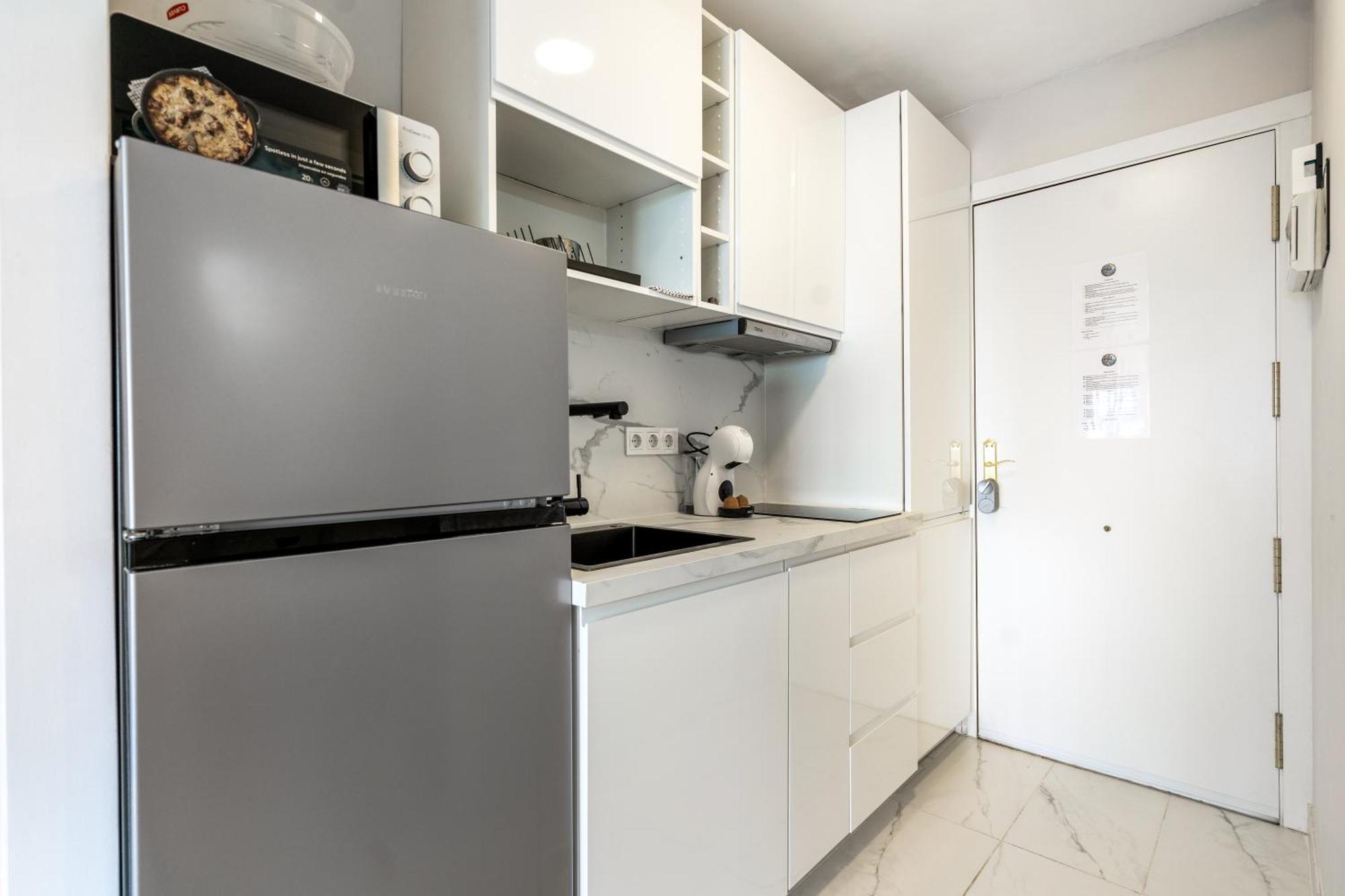 Modern Studio Apartment With Sea Views 5 Min From The Beach Sitio de Calahonda Kültér fotó