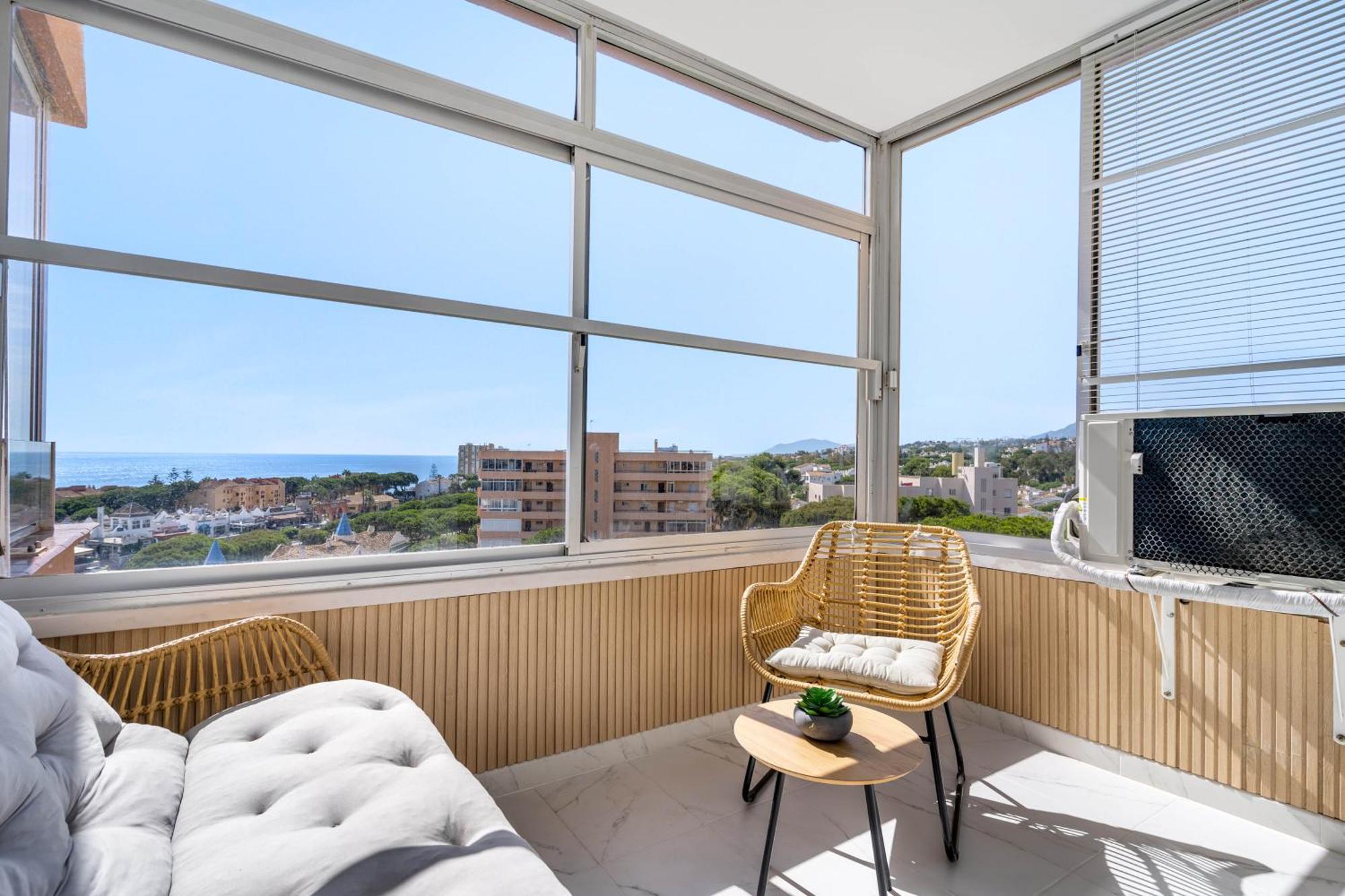 Modern Studio Apartment With Sea Views 5 Min From The Beach Sitio de Calahonda Kültér fotó