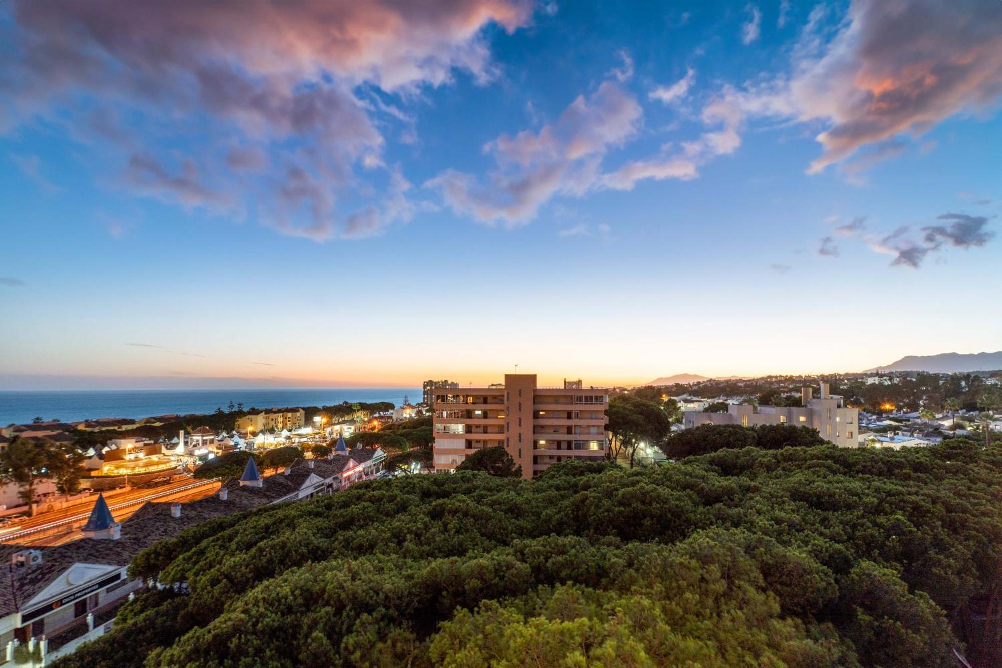 Modern Studio Apartment With Sea Views 5 Min From The Beach Sitio de Calahonda Kültér fotó